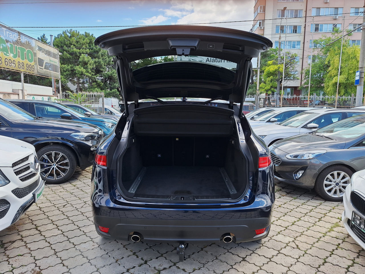 Jaguar F-PACE