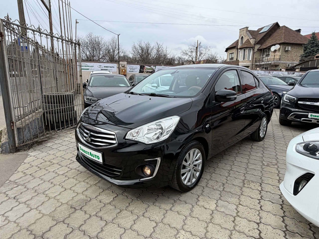 Mitsubishi Attrage