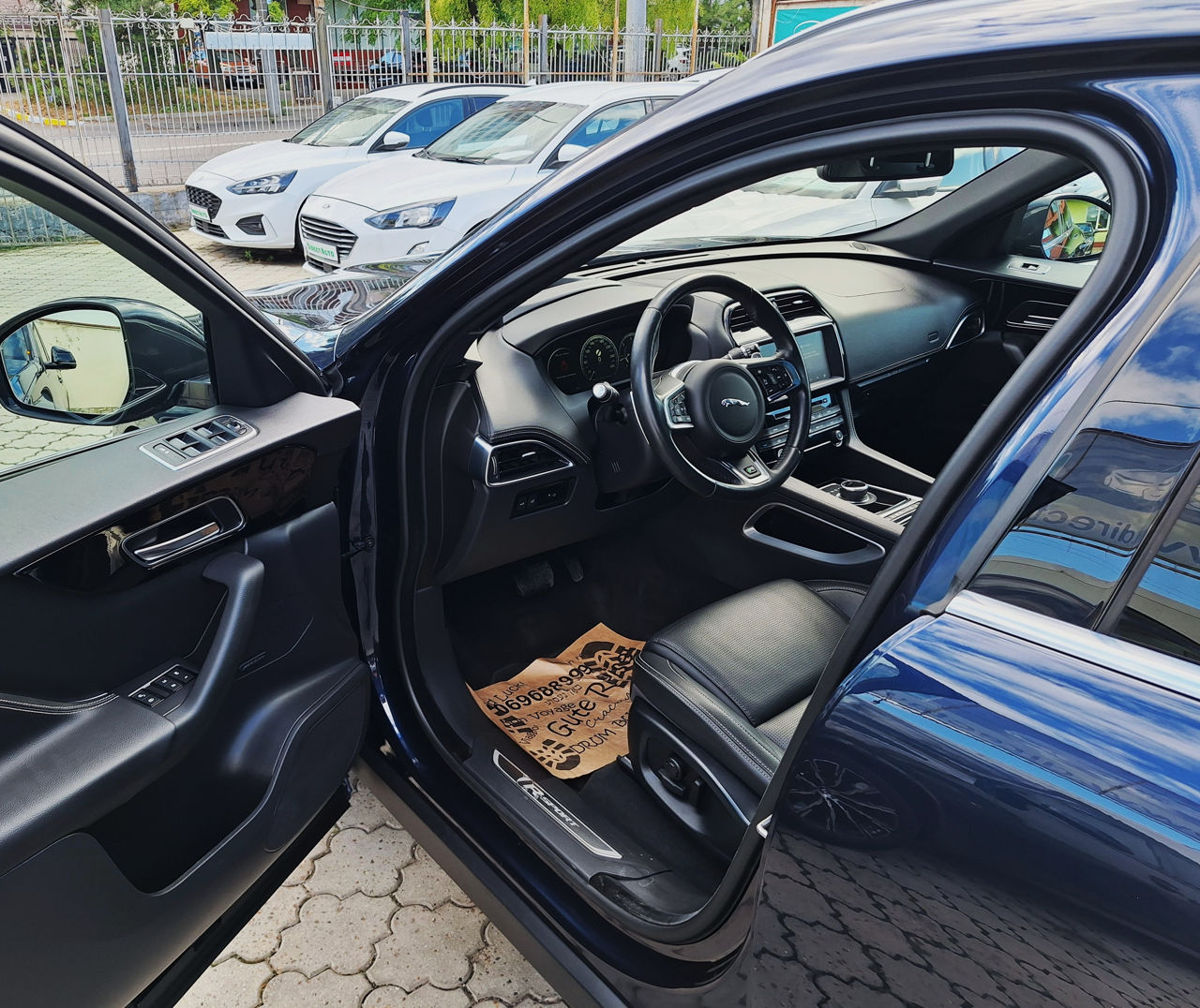 Jaguar F-PACE